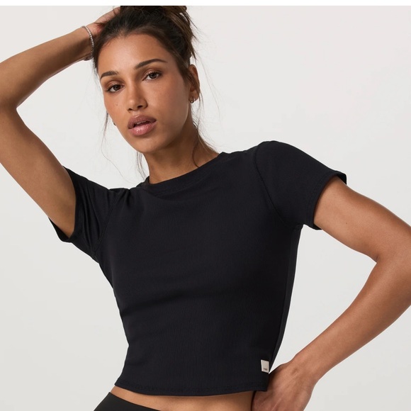 Vuori Pose Fitted Tee in Black - Picture 1 of 6